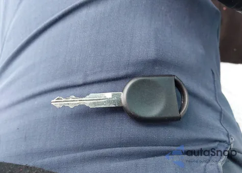 2004 Mercury Mountaineer из США, поврежденный, VIN 4M2ZU66K94ZJ18468